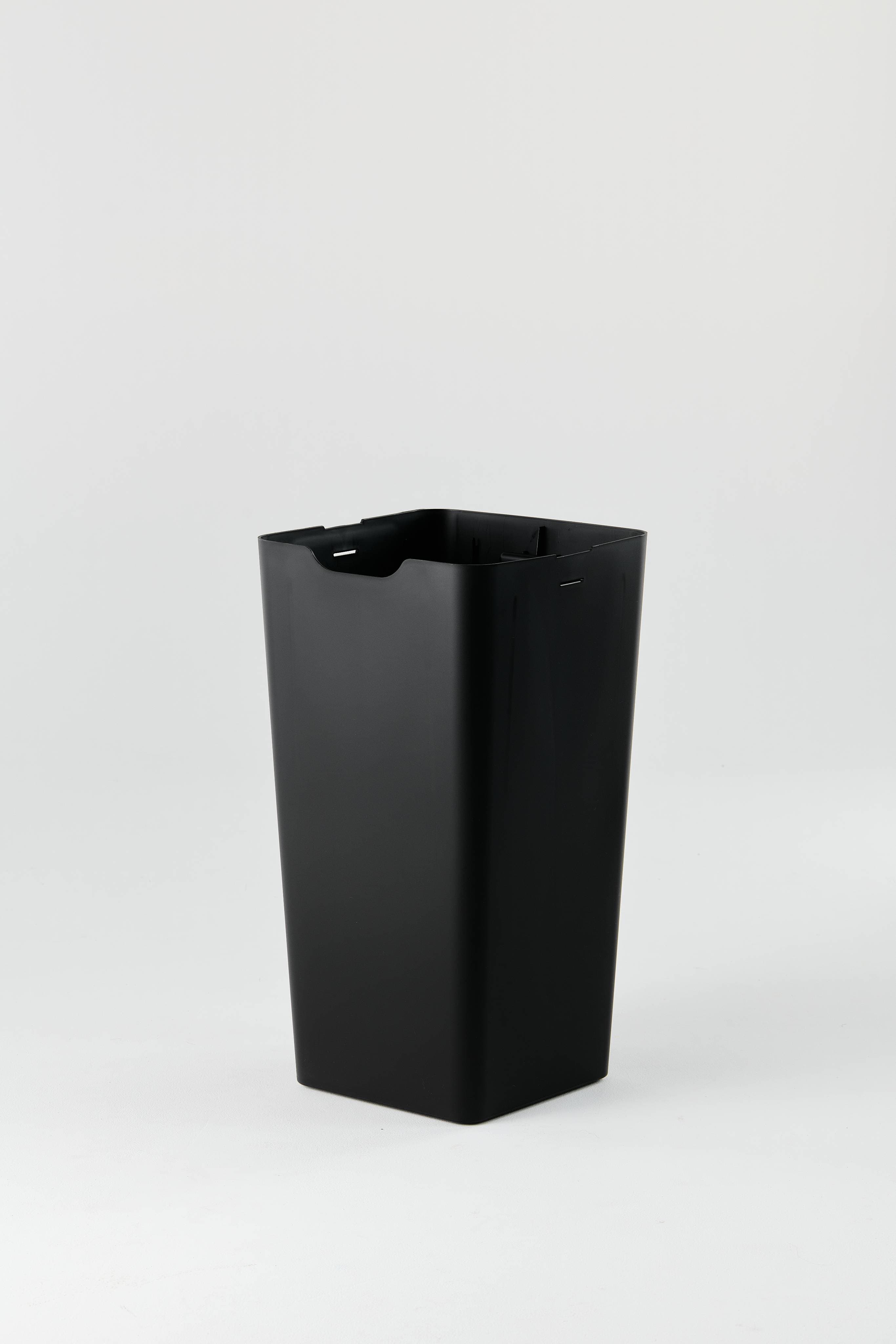 Base 60L - Black